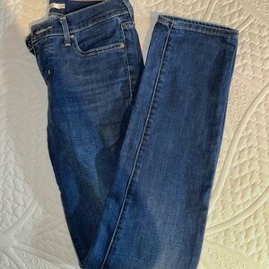Women’s Levi’s Classic Blue Denim Jeans